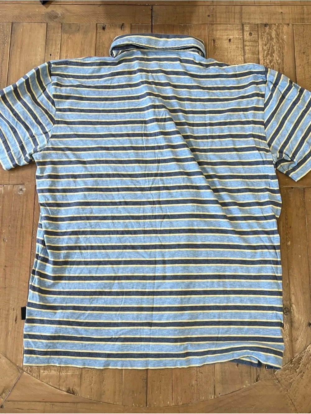 Patagonia Striped Polo Short Sleeve Tee Shirt Men’s Large Blue Yellow Casual